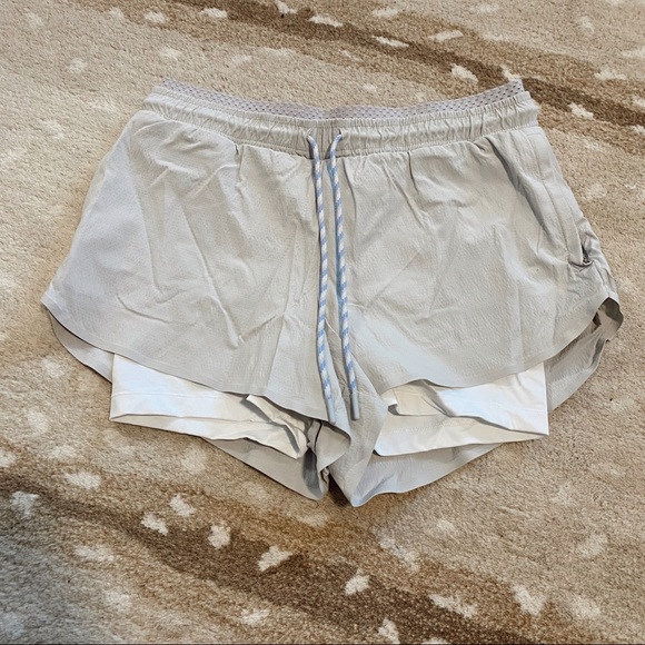 Athleta Pants - Athleta 2 in 1 shorts